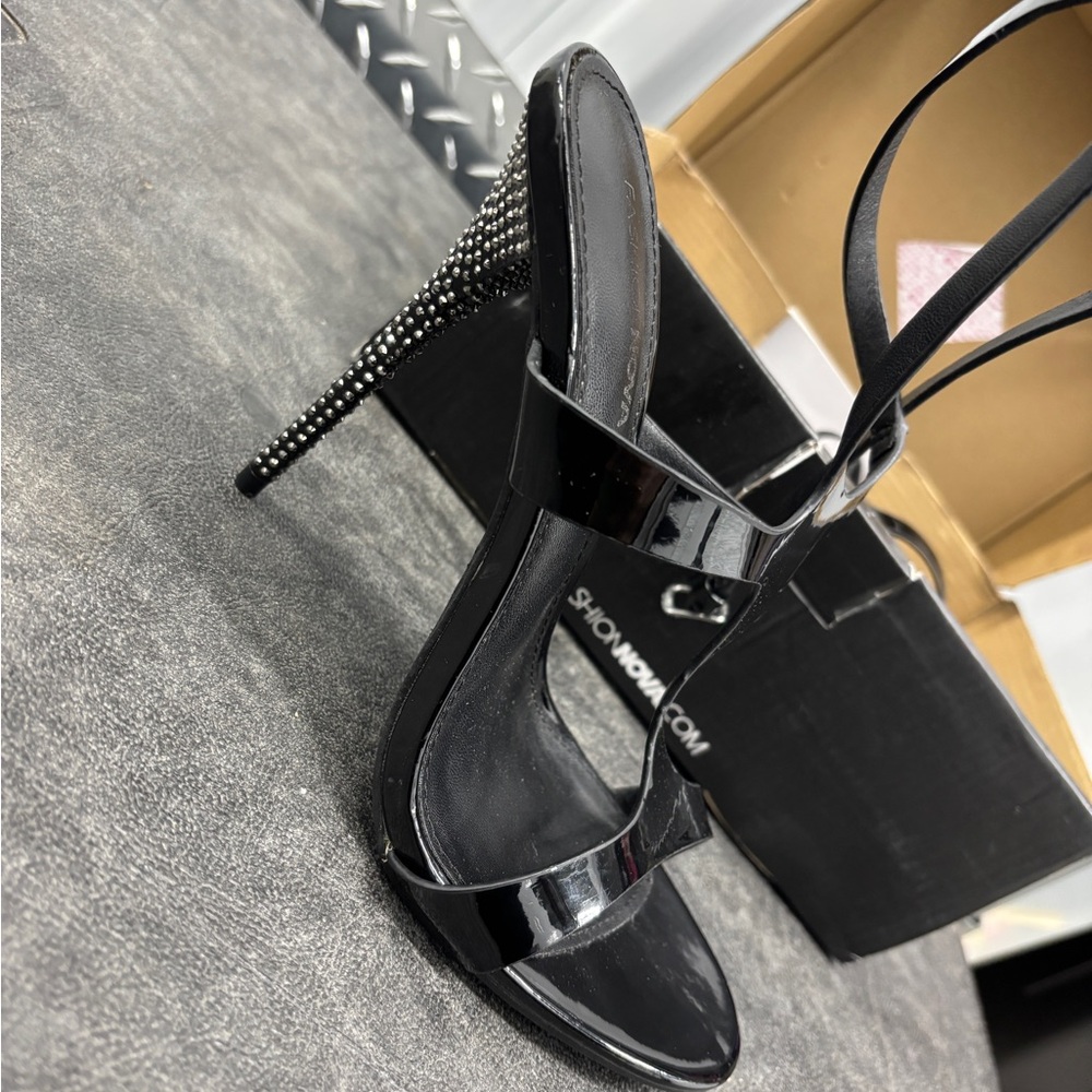 Fashion Nova Black Patent Leather Heels with Stiletto